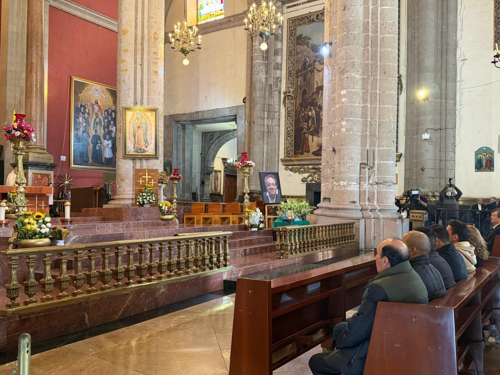 Featured image for “La familia Sulaimán honra la memoria de Don José Sulaimán en la Basílica de Guadalupe en su 12º aniversario luctuoso”